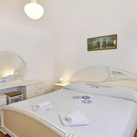 Apartment Peaceful With Bbq And Parking Savudrija