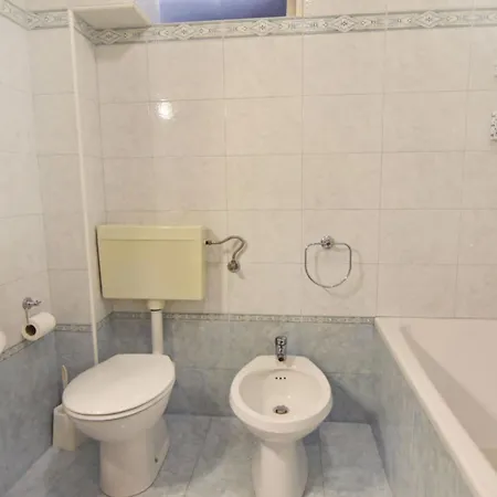 Peaceful With Bbq And Parking Apartment *