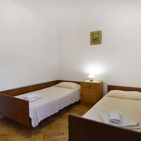 Peaceful With Bbq And Parking Apartamento Savudrija