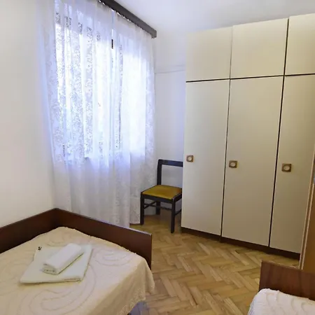 Peaceful With Bbq And Parking Apartment *